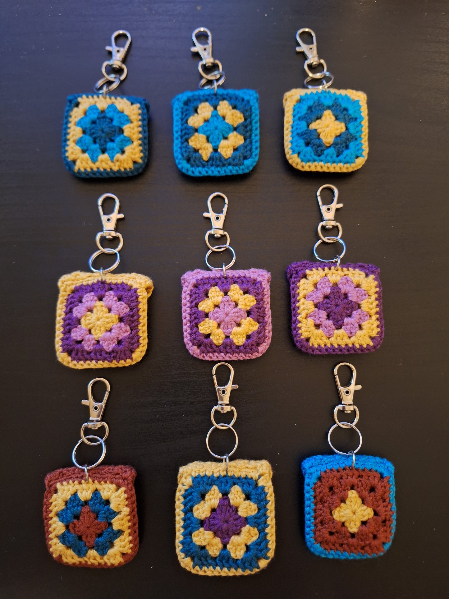Keychain coin holder - Granny Squares (Assorted colors)
