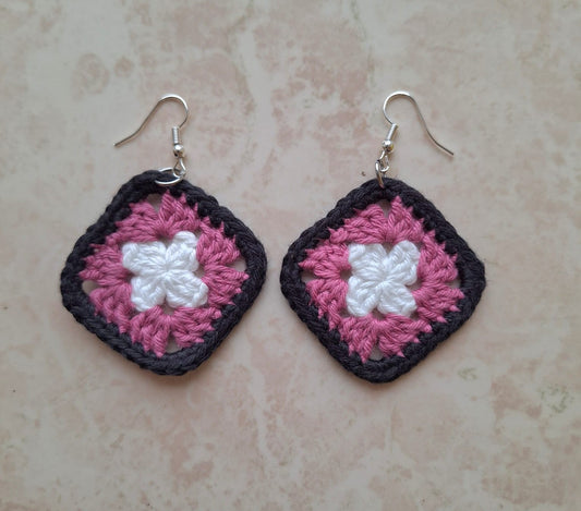 Earrings- Granny Square (P,W,B)